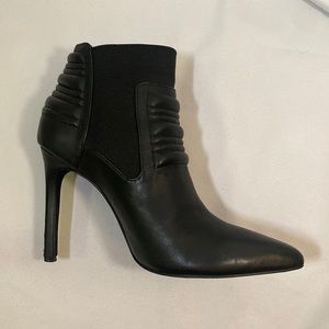 Joes Jeans Black Leather Stiletto Boot, Size 6.5